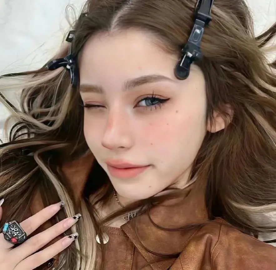 女警出更